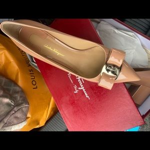 Salvatore Ferragamo Pointed Toe Bow chunky heel !